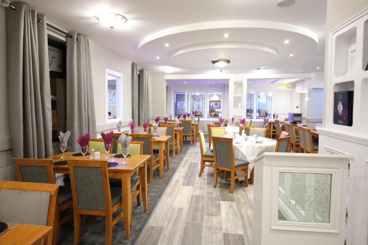 The Royal Hotel Кукстаун Екстериор снимка