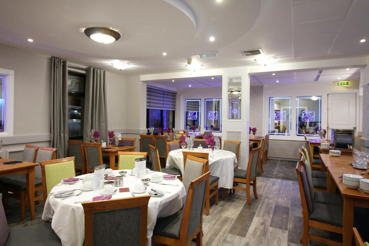 The Royal Hotel Кукстаун Екстериор снимка