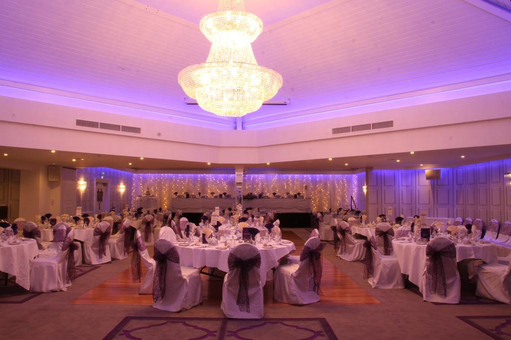The Royal Hotel Кукстаун Екстериор снимка